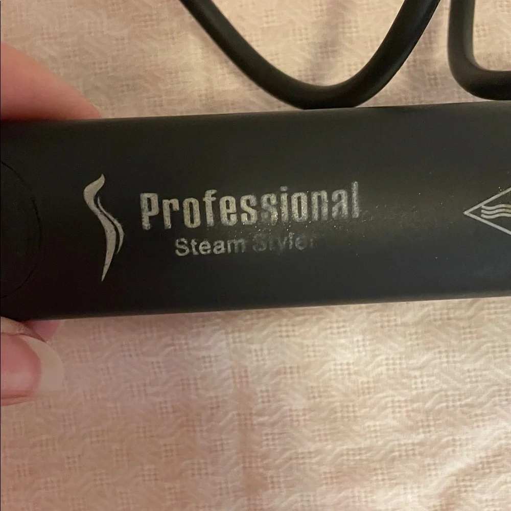 🆓🆓🆓Free w/Purchase🆓🆓🆓Black Hair Straightener